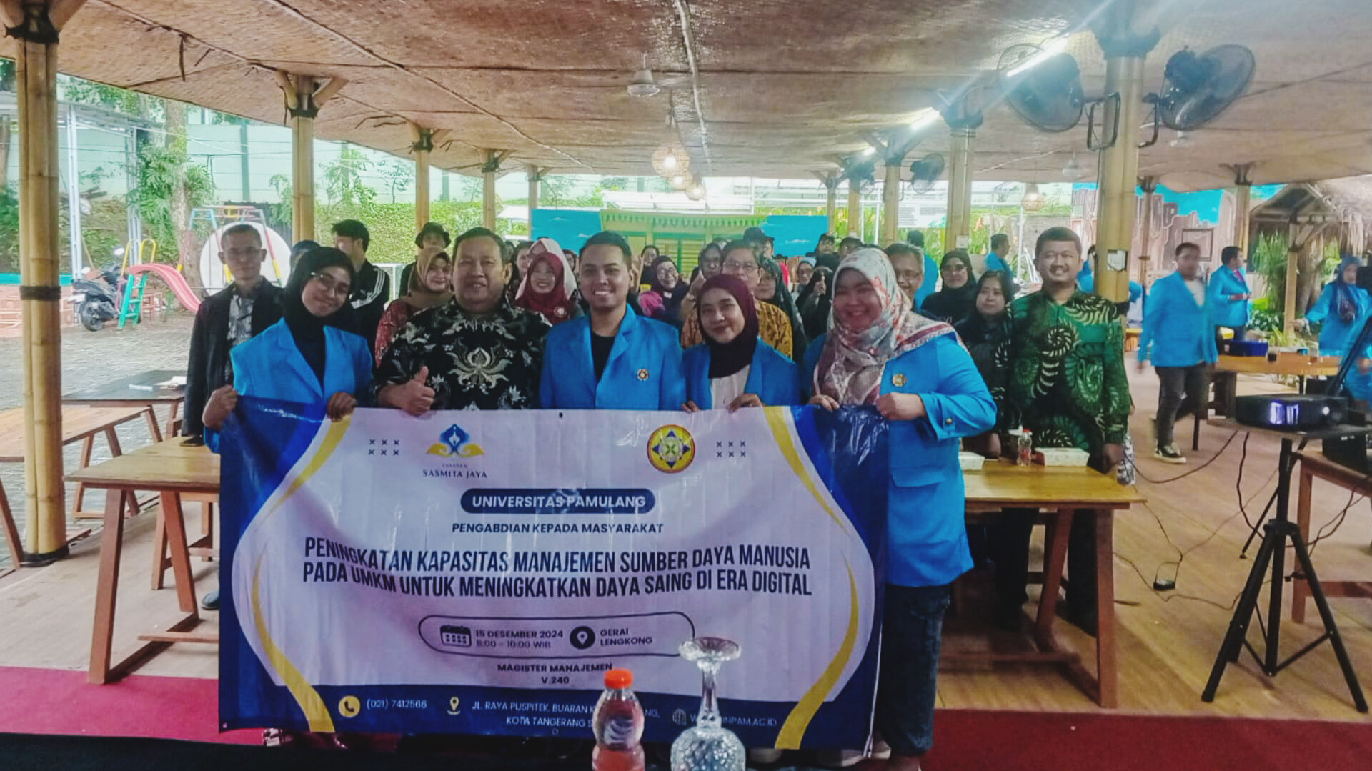 Peningkatan Literasi Digital UMKM Melalui Pelatihan Partisipatif Berbasis Media Sosial dan Aplikasi Keuangan Digital di Gerai Lengkong Foto : Istimewa