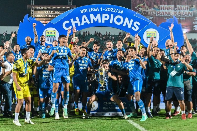 Persib Lepas Del Pino dan Gervane Kastaneer Skuad Persib juara Liga 1 2024/2025. Foto : Ist