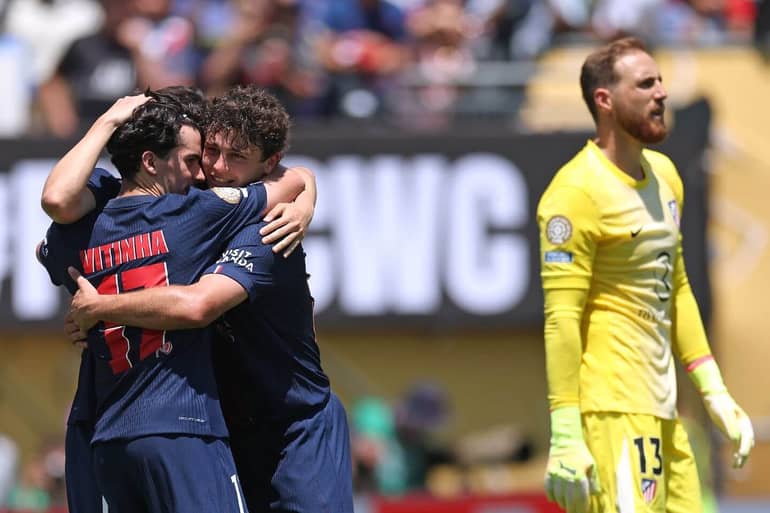 Piala Dunia Antarklub, PSG Cukur Atletico Madrid 4-0 Selebrasi skuad PSG usai mencukur telak Atletico Madrid 4-0. Foto : Ist