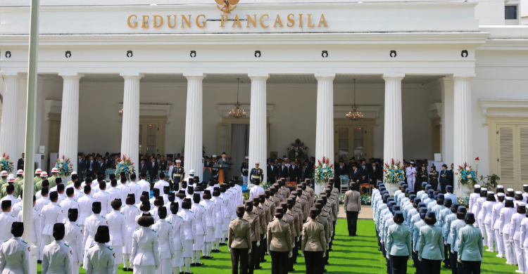 Prabowo Ajak Masyarakat Awasi Pejabat Menyimpang, Jangan Diam Jika Ada Penyelewengan Laporkan! Presiden Prabowo pada peringatan Hari Lahir Pancasila di Gedung Pancasila, Jakarta pada Senin (02/06). Foto : Ist