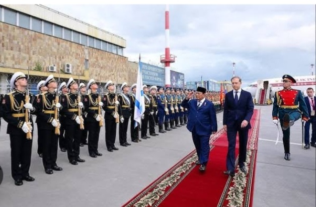 Prabowo Tiba di St. Petersburg, Disambut dengan Upacara Militer Kehormatan Foto : Ist