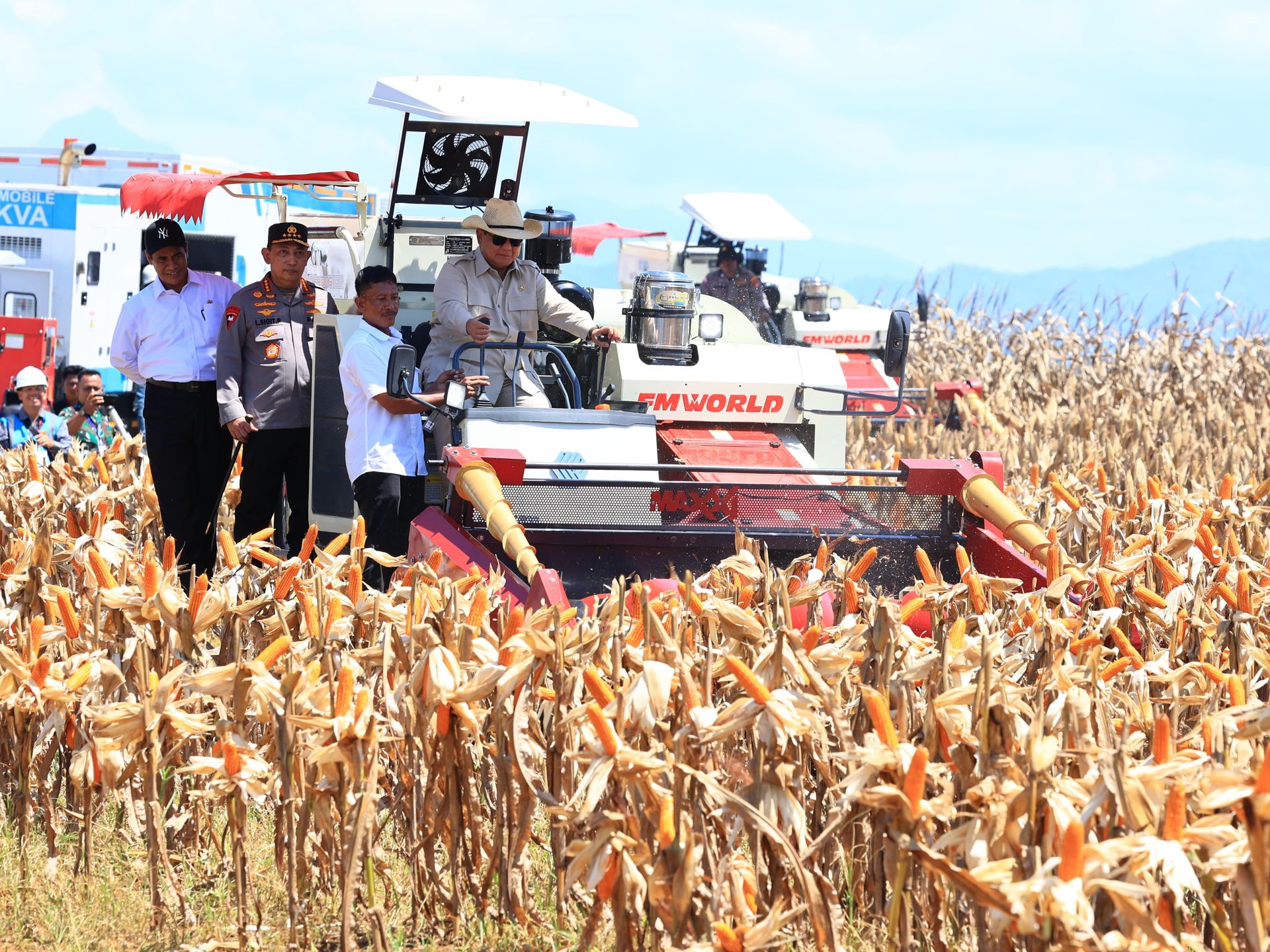 Presiden Prabowo Panen Raya Jagung Bersama Polri Foto : Ist