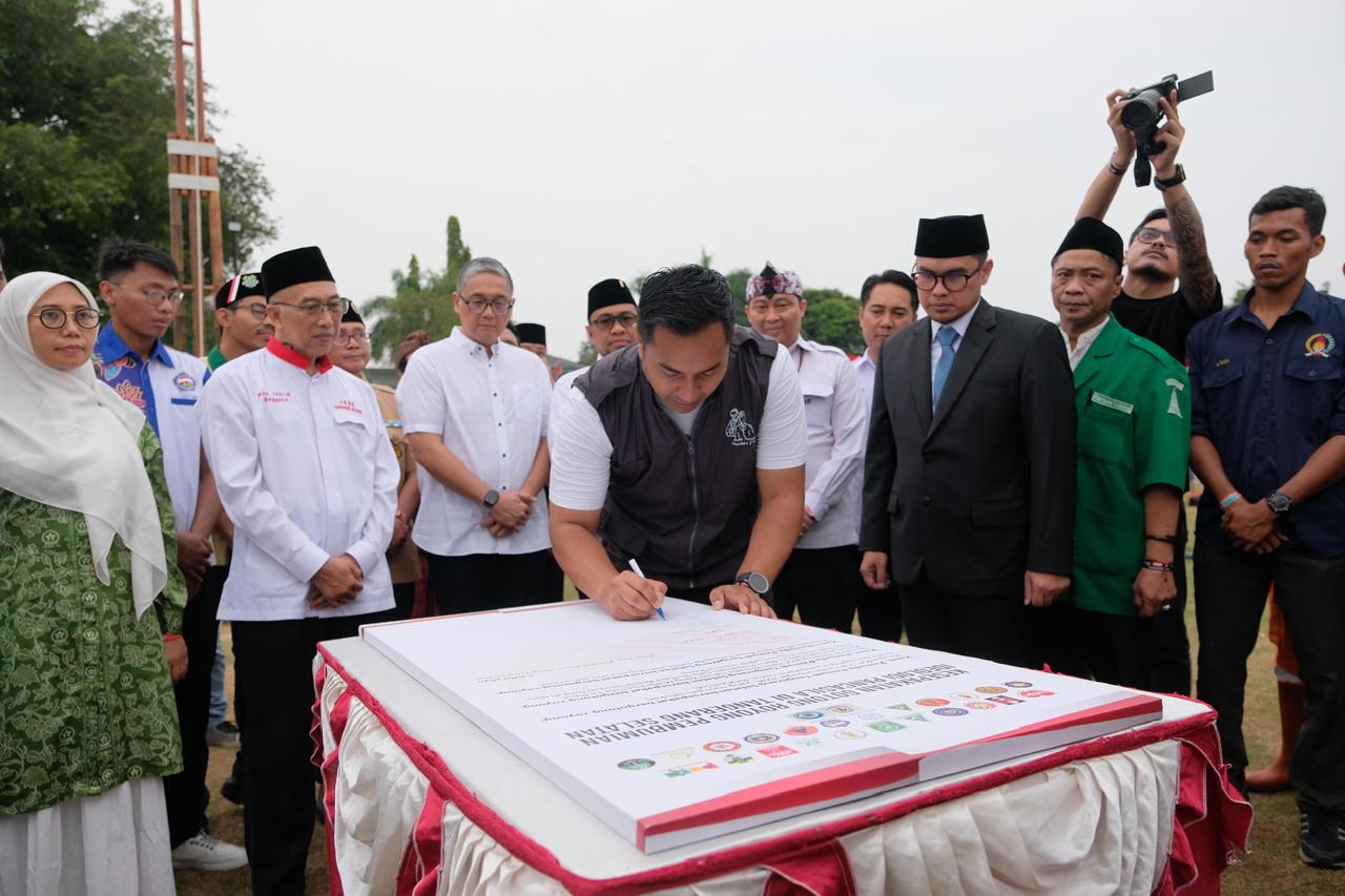 Rumah Anak Pancasila Ajak Terus Perkuat Persaudaraan Yayasan Rumah Anak Pancasila peringati Hari Lahir Pancasila di Alun-Alun Pondok Aren. Foto : Idral/TP