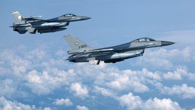 Trump Mulai Recoki Perang Iran Vs Israel, Kirim 3 Pesawat Jet Pesawat F 16 buatan AS. Foto : Ist