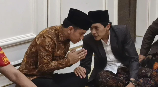 Wapres Gibran Kunker Ke Blitar, Bertemu Gus Iqdam Bahas Anak Muda Dan Bangsa Wapres Gibran bersama Gus Iqdam. Foto : Ist