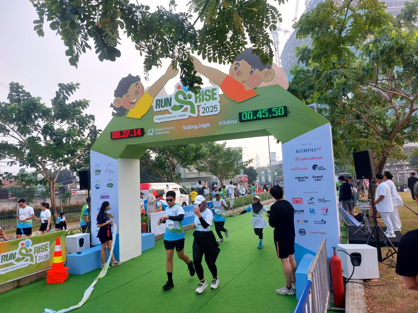 1.100 Pelari Ramaikan Run & Rise 2025, Lari Bersama Untuk Bantu Air Bersih Anak-anak di NTT AcaraxRun & Rise 2025 : Brighter Future for Children. Foto : Ist