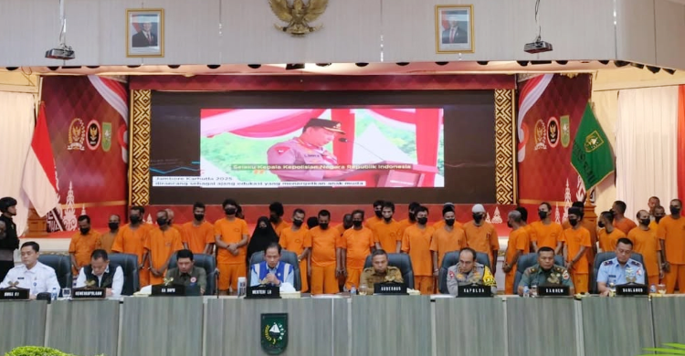 Kapolda Riau, Irjen Pol Herry Heryawan, saat konferensi pers di Kantor Gubernur Riau, Selasa (22/7/2025). Foto : Ist