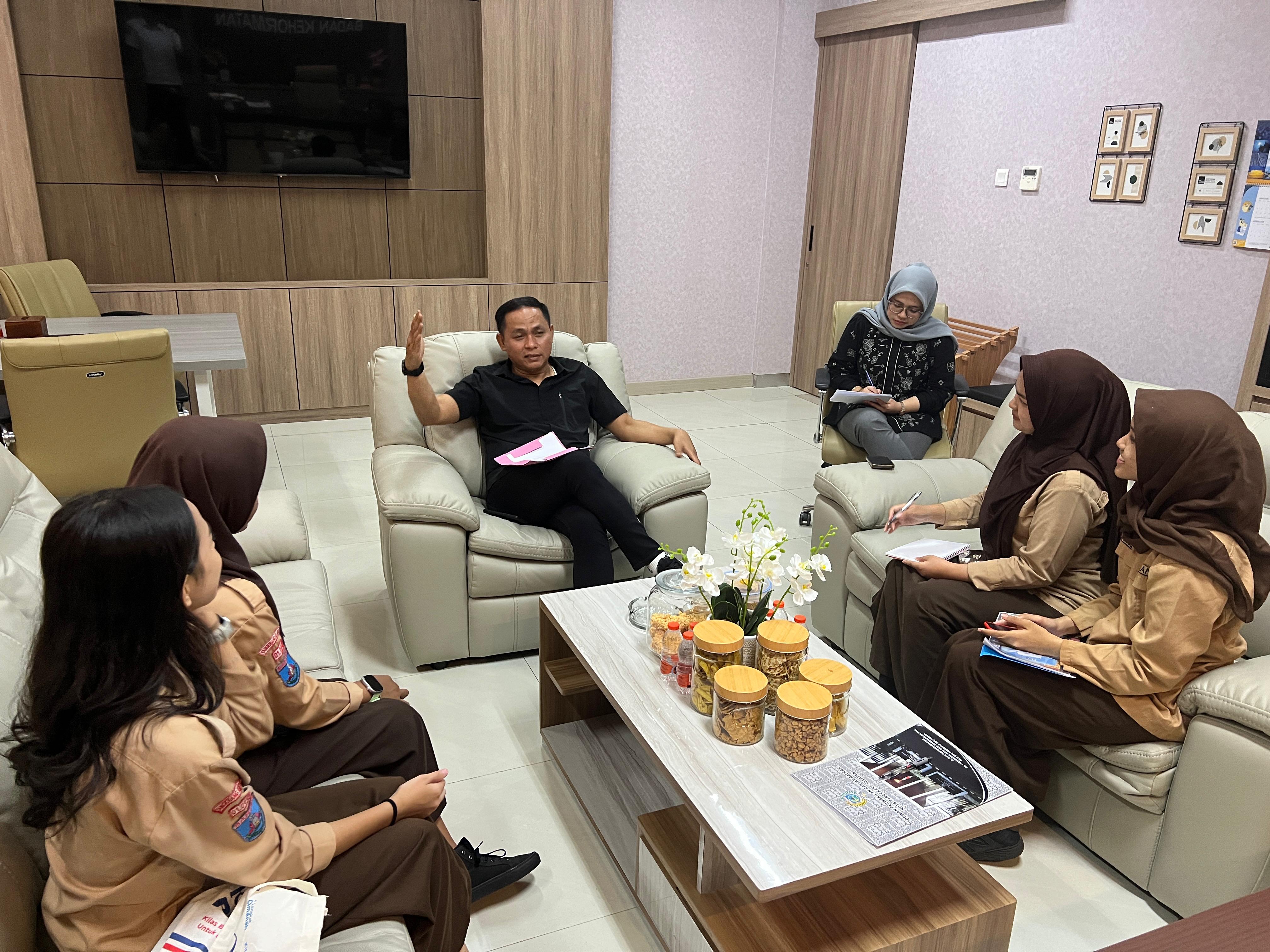 Ajang Negeri Satu Cup Berharap Dukungan Dewan Ketua BK DPRD Kota Tangsel Julham Firdaus menerima kunjungan dari pelajar SMA N 1 Kota Tangsel.
