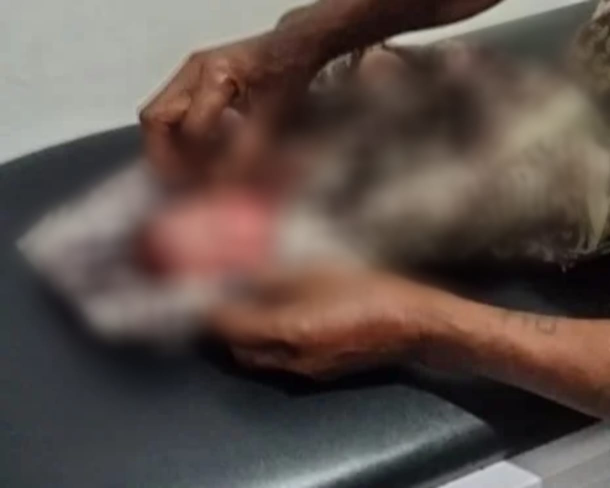 Geger! Warga Temukan Bayi di Pembuangan Sampah Bekasi Bayi yang baru lahir berjenis perempuan di temukan di pembuangan sampah di kawasan Karangraharja, Cikarang Utara, Kabupaten Bekasi. Foto : Ist