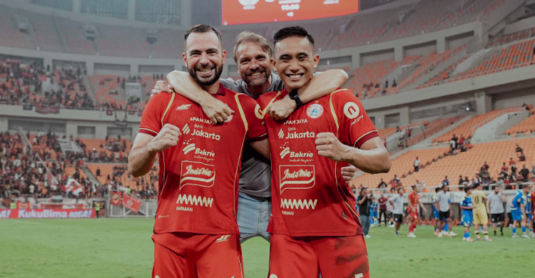 Hadapi Super League 2025/2026, 7 Pemain Brazil Gabung Dengan Persija Jordi Amat (kiri) kini resmi bergabung di Persija. Foto : Ist