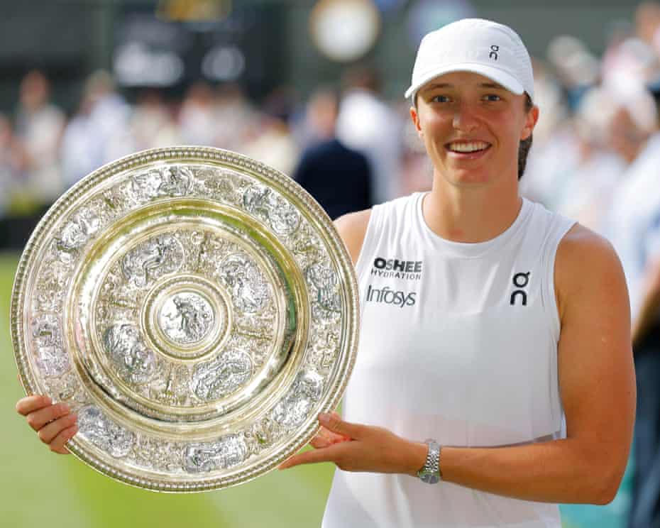 Iga Swiatek Juara Wimbledon 2025, Menang Mudah 2-0 Dari Amanda Anisimova Petenis Polandia Iga Swiatek menorehkan sejarah baru di Wimbledon 2025. Foto : Ist