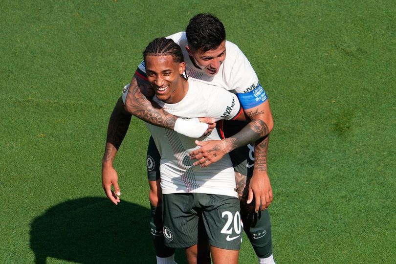 Bintang baru Chelsea Joao Pedro (no 20)