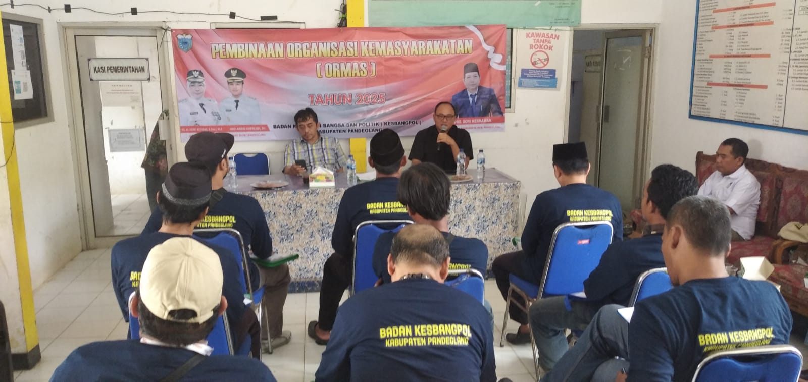 Kesbangpol Catat Terdapat 353 Ormas di Pandeglang Beberapa anggota ormas diberikan pembinaan oleh Kesbangpol Kabupaten Pandeglang, di Aula Kantor Kecamatan Carita, Kabupaten Pandeglang, Kamis (31/7/2025).(Istimewa)