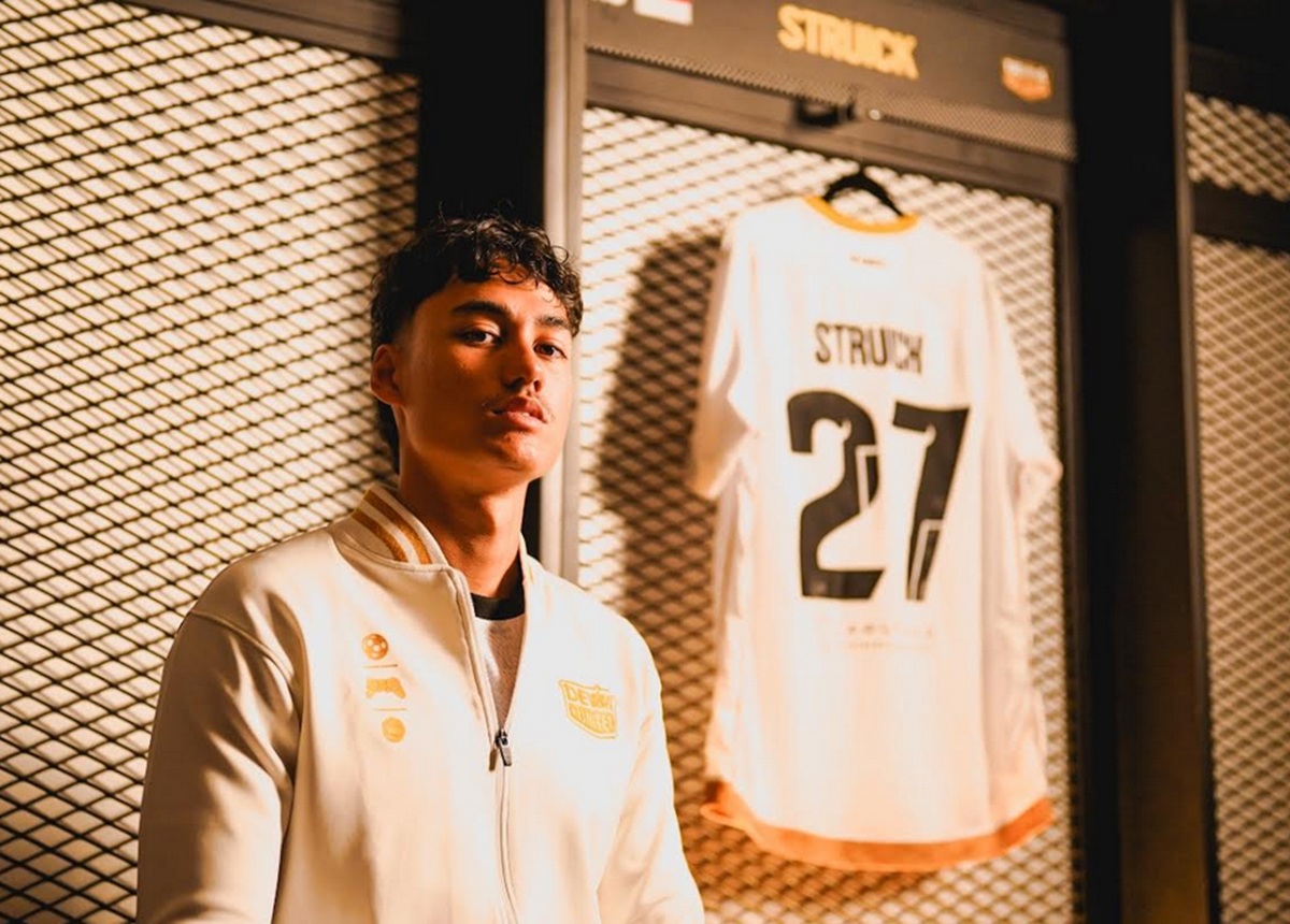 Kini Rafael Struick Bergabung Di Dewa United Rafael Stuick kini berlabih di Dewa United. Foto : Ist