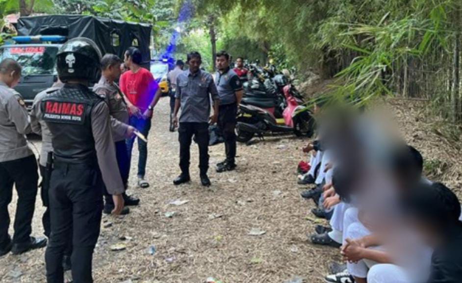 Polisi Cegah Pelajar yang Pesta Miras di Bogor Lakukan Tawuran Foto :Ist