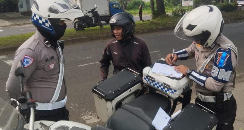 Polisi Tindak 74 Pelanggar Lalu Lintas di Tangerang dalam Operasi Patuh Maung 2025 Foto : Ist