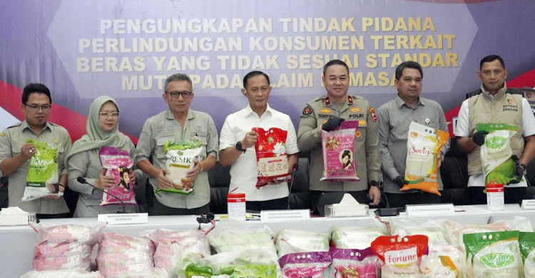 Sikat Pengoplos Beras Foto : Ist
