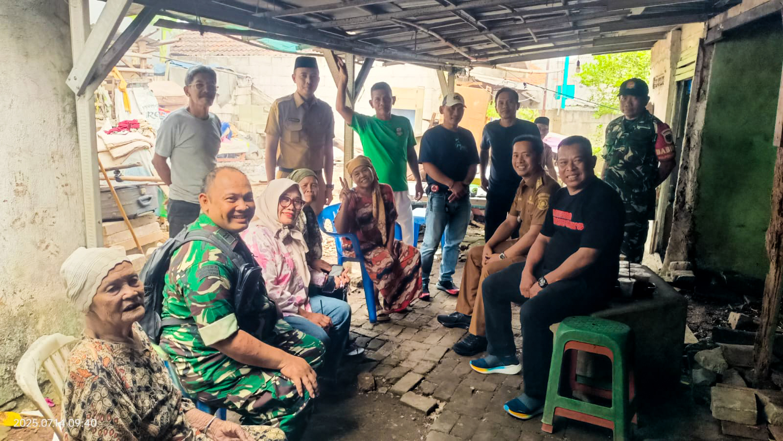 Tak Layak Huni, Sejumlah Rumah Warga Pondok Pucung Mulai Dibedah Program perbaikan Rumah Umum Tak Layak Huni (RUTLH) di Kelurahan Pondok Pucung Pondok Aren, Tangsel, Rabu (16/7/2025).