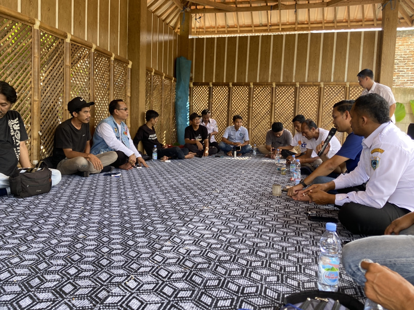 Wakil Pimpinan I Fikri : Pasti Kami Jaga Kebersamaan Pasca mancing dan makan bareng, Pimpinan dan anggota DPRD Pandeglang melakukan dialog dengan wartawan yang tergabung di Porwan Pandeglang, di saung pemancingan di wilayah Kecamatan Banjar, Kabupaten Pandeglang, Rabu (16/7).