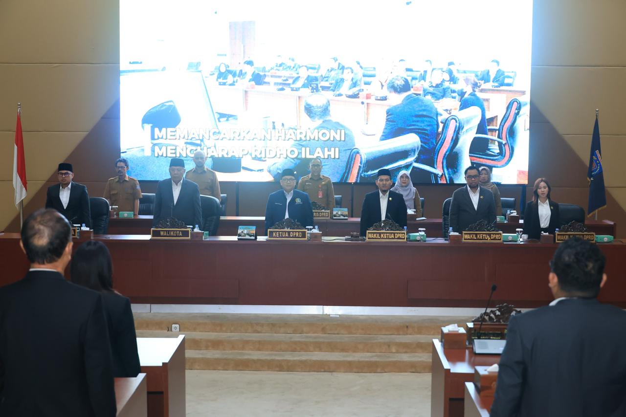 Wali Kota: Visi Misi RPJMD Dilengkapi Indikator & Capaian Kinerja Wali Kota Tangsel Benyamin Davnie berikan jawaban atas pandangan umum fraksi terkait Raperda RPjMd 2025-2029 dalam paripurna, Senin (28/7).