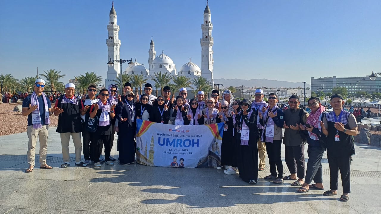 Alfamidi berangkatkan puluhan karyawan Terbaik ke Tanah Suci dalam program reward Umrah 2025. (Ist)