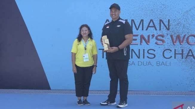 Amman Men’s World Tennis Championship Seri Kelima Berhadiah 20.000 Dolar AS Menpora Dito Kejuaraan tenis internasional Amman Men’s World Championship kembali bergulir di Nusa Dua, Bali. Foto : Ist