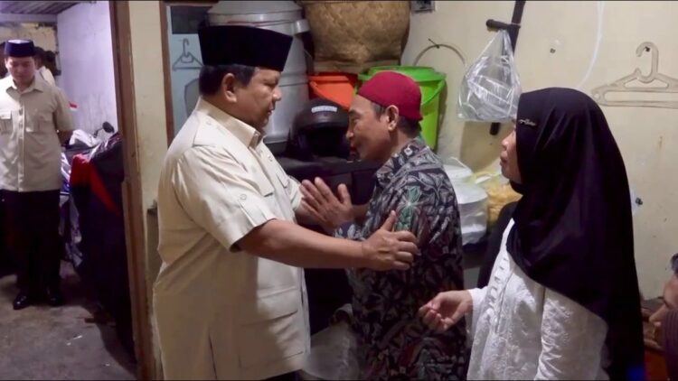 Presiden Prabowo takziah ke rumah Almarhum Affan di Jalan Blora. Foto : Ist