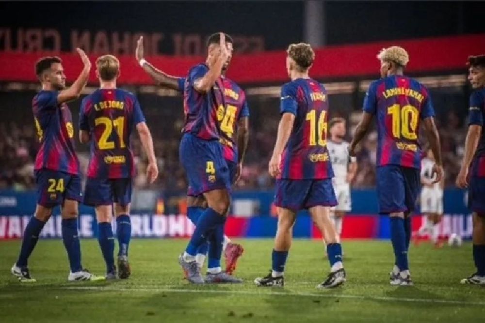 Barcelona Pesta Gol, Bantai Como 5-0 Selebrasi Barca usai cukur Como 5-0. Foto : Ist