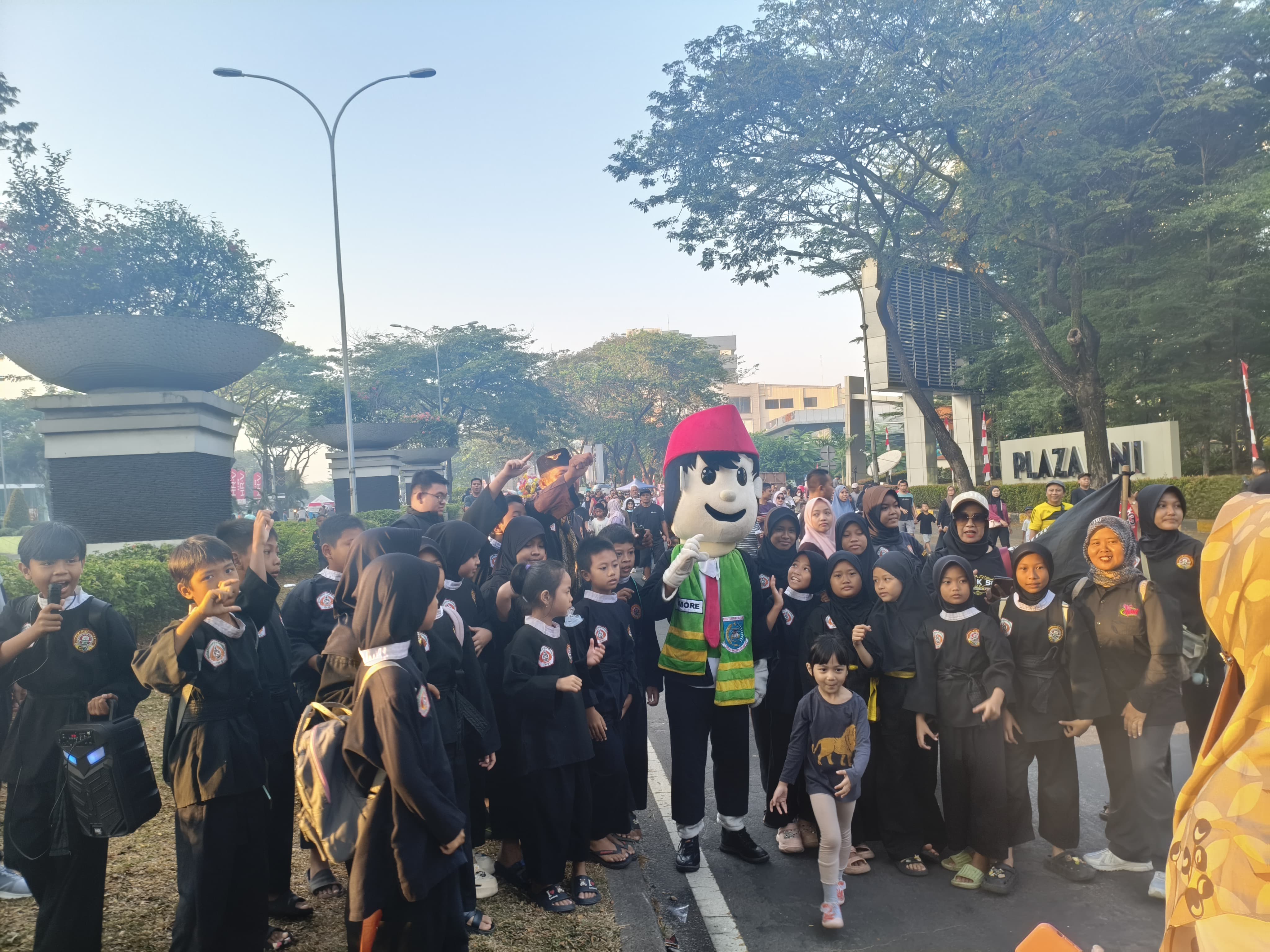Suasana Car Free Day (CFD) di kawasan BSD, Serpong pada Minggu (3/8). (tangselpos.id/rmn)
