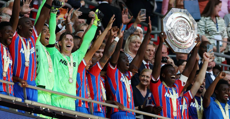 Crystal Palace Juara Community Shield Skuad Crystal Palace dan Piala Community Shield. Foto : Ist