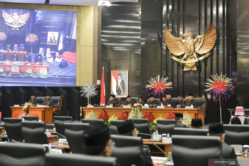 Rapat paripurna DPRD Jakarta. Foto : Ist