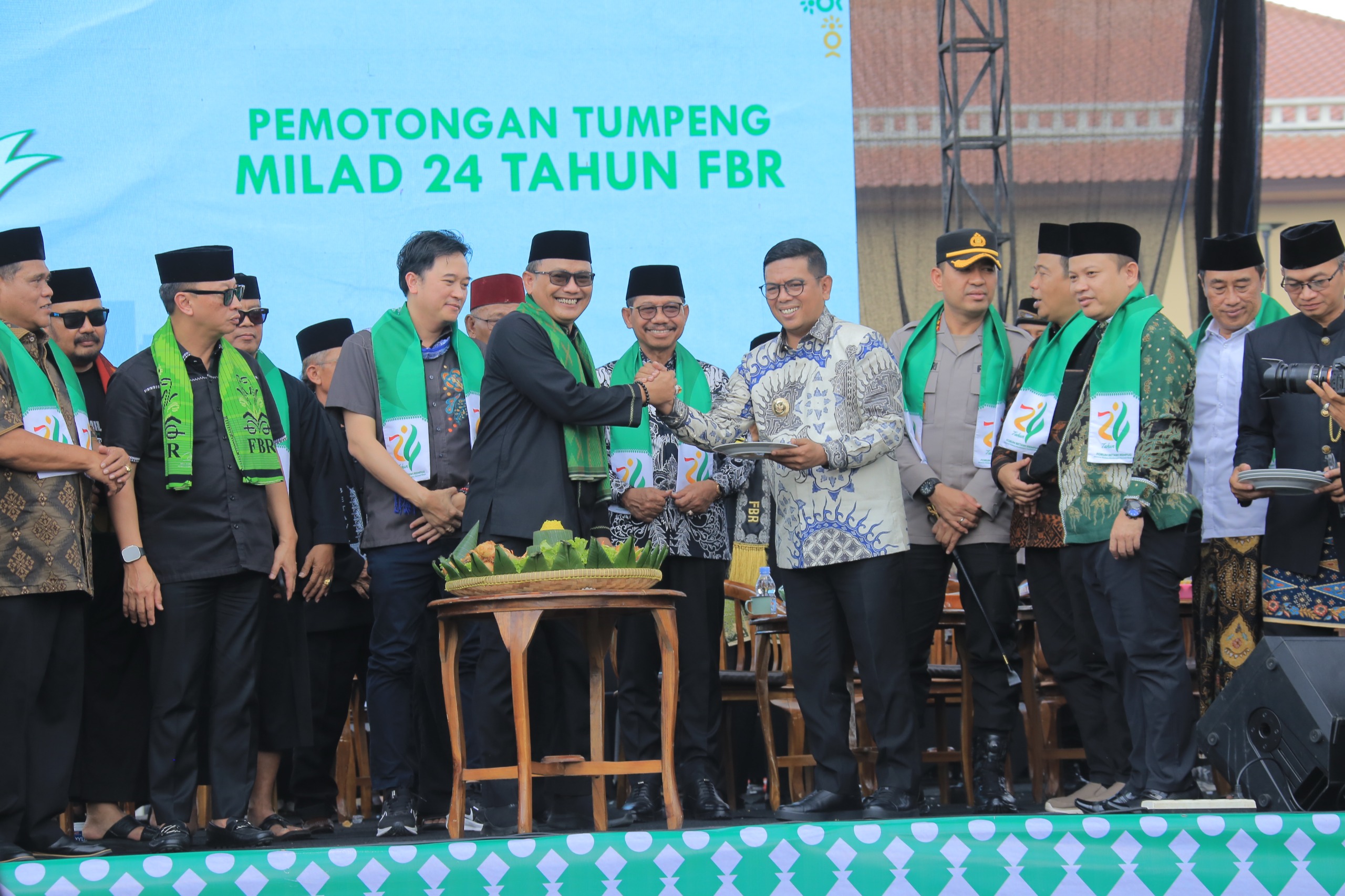 Gubernur Banten, Andra Soni dan Wali Kota Tangerang, Sacrudin serta unsur Muspida hadir dalam Milad ke-24 FBR di Kota Tangerang, Minggu (3/8).