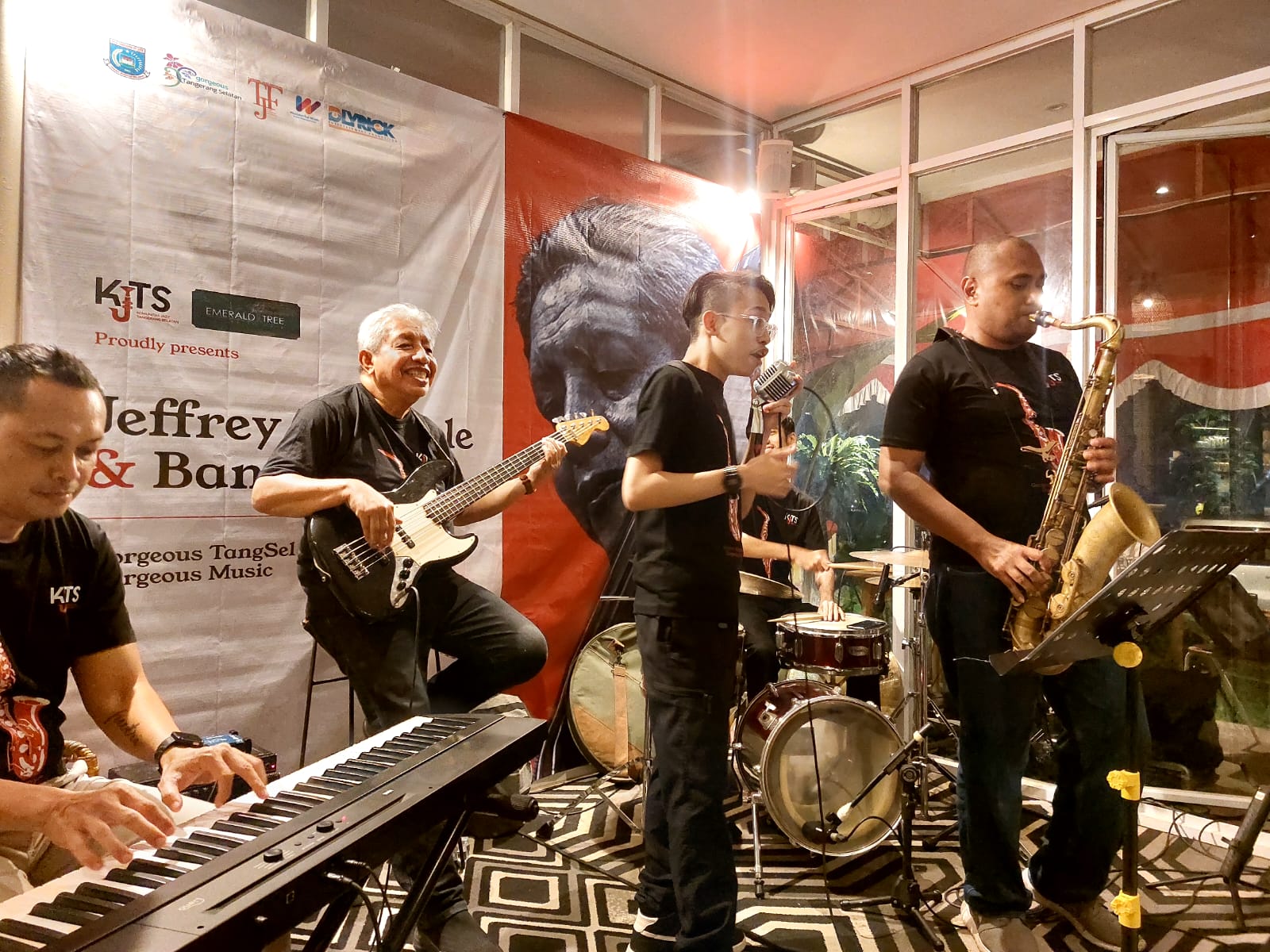 Momen lahirnya Komunitas Jazz Tangerang Selatan di wilayah Bintaro, Pondok Aren, Senin (11/8)
