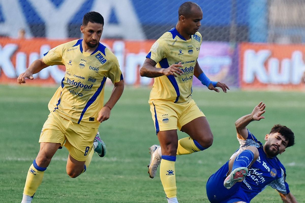 Laga PSIM vs Persib Bandung. Foto : Ist
