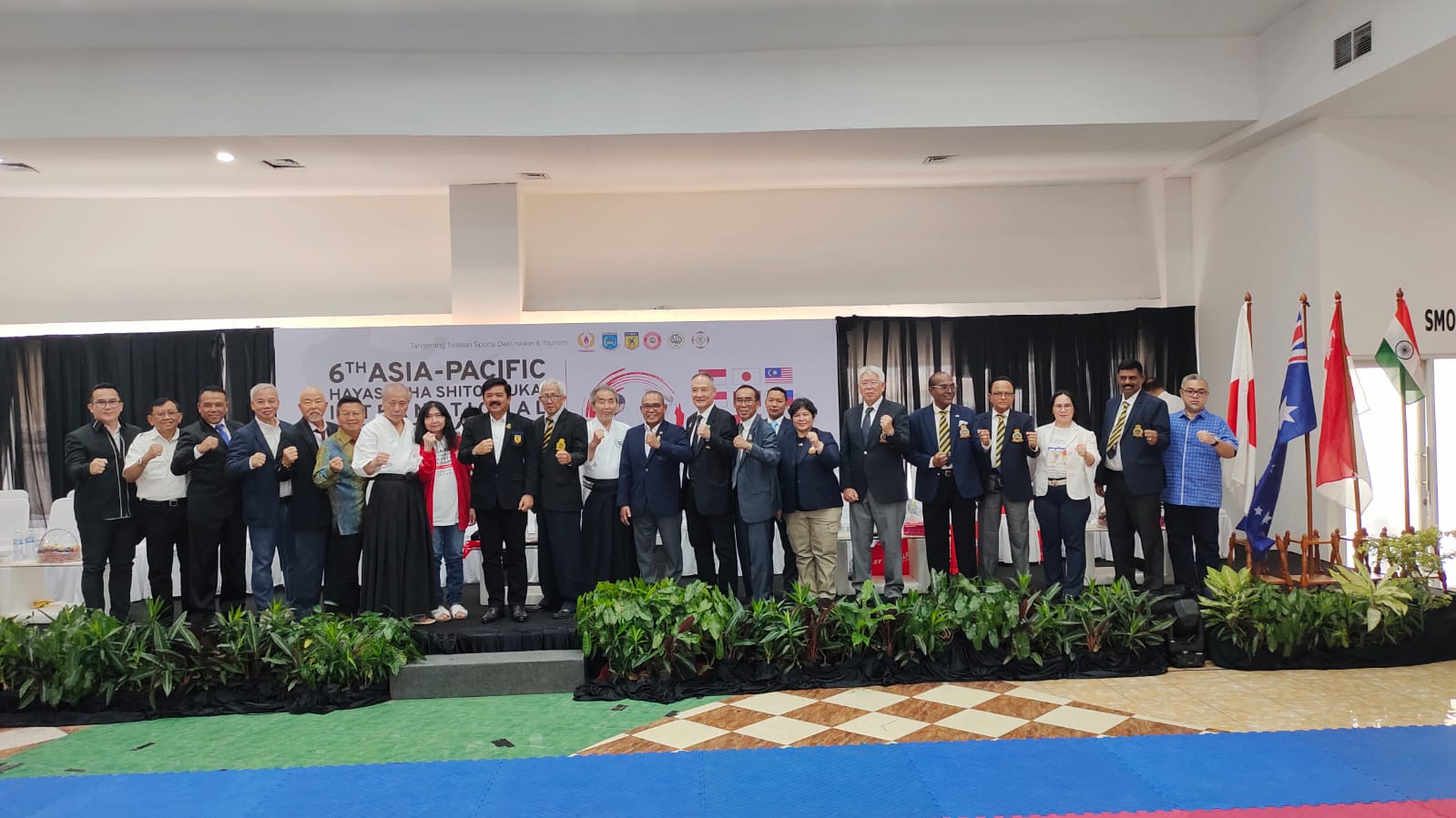Kejuaraan Karate Asia Pasifik Di Tangsel Jadi Ajang Persahabatan Antar Bangsa Pembukaan kejuaraan karate internasional di Serpong, Sabtu (2/8).