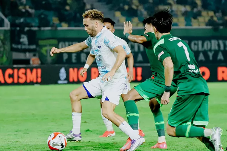 Kunci Sukses PSIM Taklukkan Persebaya Surabaya Laga PSIM vs Persebaya. Foto : Ist