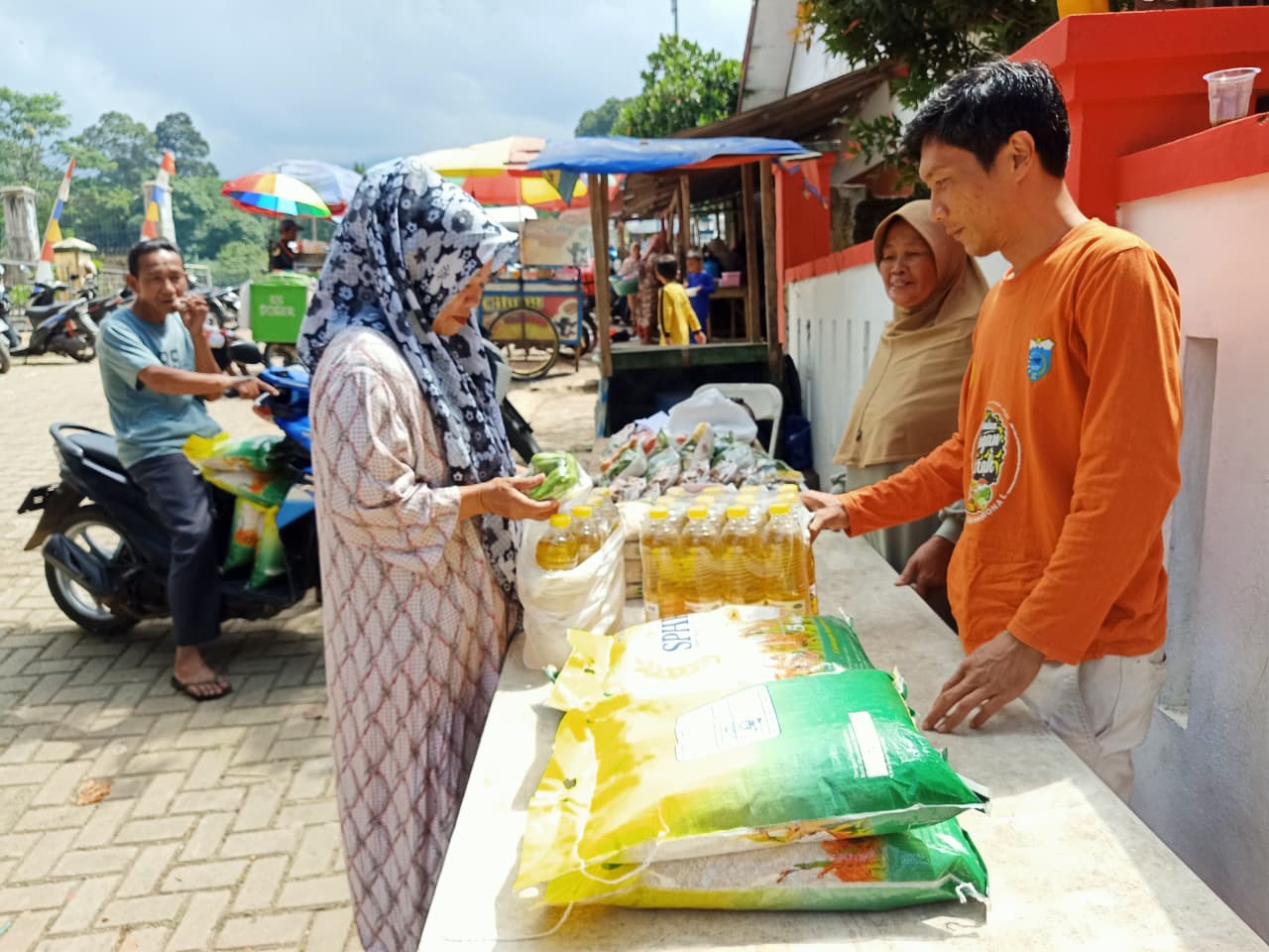 Gerakan Pangan Murah (GPM) yang dilaksanakan inas Pertanian dan Ketahanan Pangan (DPKP) bersama Komando Distrik Militer (Kodim) 0601/Pandeglang, Minggu (30/8/2025).(Istimewa)