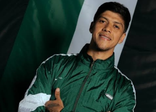 Pemain baru Arema FC Roberto Pimenta Vinagre Filho. Foto : Ist