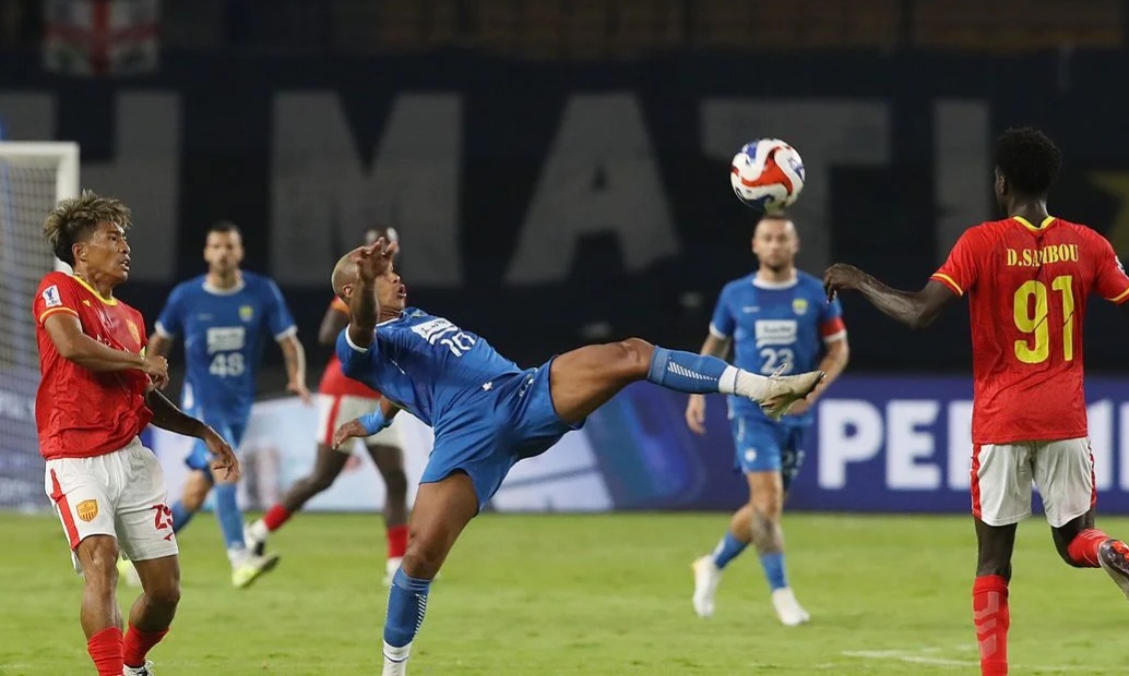 Laga Persib vs Persijap. Foto : Ist
