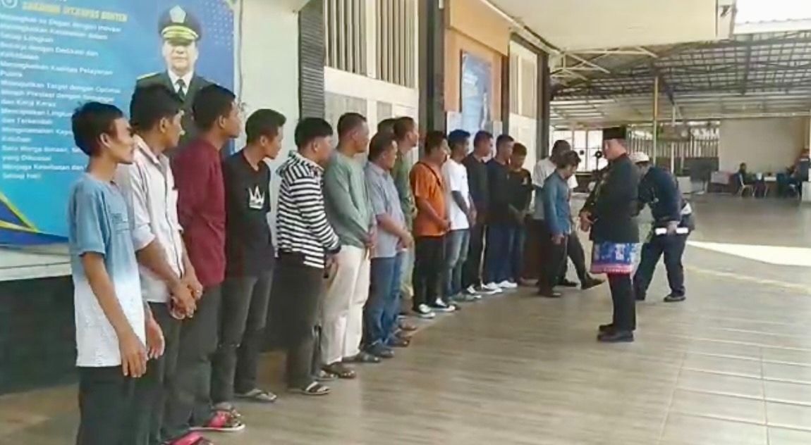 Puluhan Napi Hirup Udara Bebas Di Perayaan HUT Ke-80 Republik Indonesia Puluhan tahanan di Lapas Tangerang mendapat remisi pada HUT ke 80 Indonesia. Foto : Ist