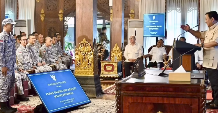 Presiden Prabowo saat memberi pengarahan kepada peserta Retreat KADIN di Hambalang, Bogor. Foto : Ist