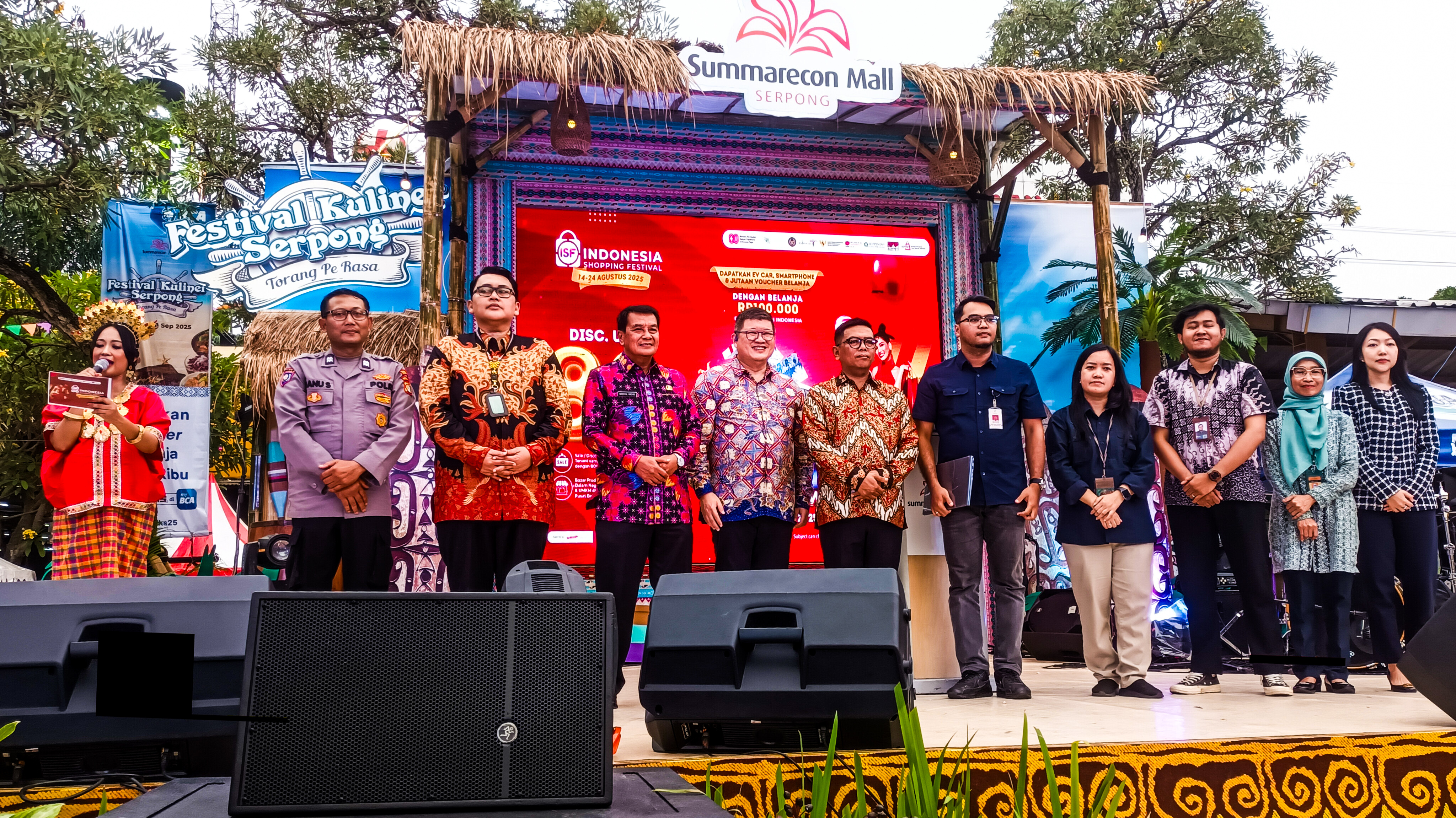 Penutupan Indonesia Shopping Festival 2025 di Summarecon Mall Serpong makin semarak dengan hadirnya Gubernur Banten Andra Soni dan Bupati Tangerang Moch. Maesyal Rasyid, sekaligus pembukaan Festival Kuliner Serpong, Kamis (28/08/2025). (tangselpos.id/lim)
