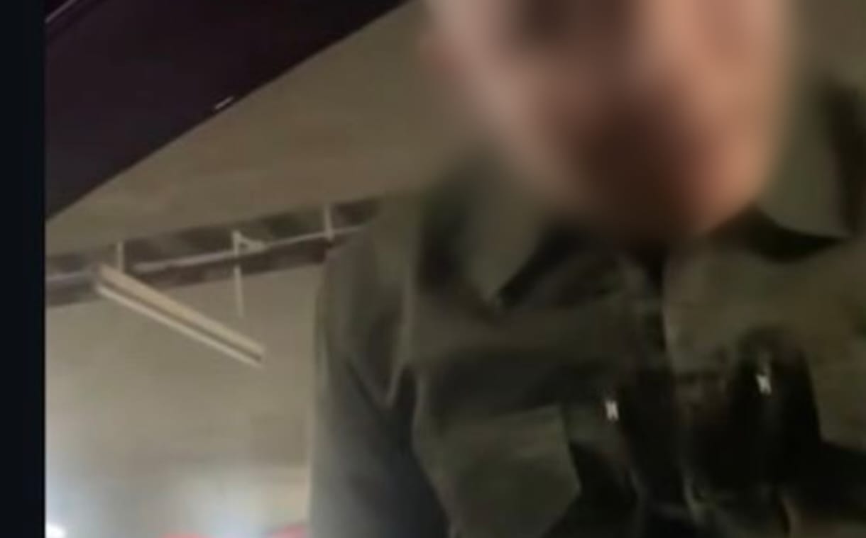 Viral! Pria Mengaku Polisi Minta SIM Pengendara Mobil saat Cekcok di Jakpus Foto : Ist