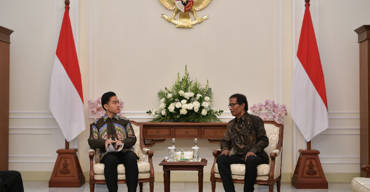 Wapres Dukung Pelestarian Musik Tradisional Wapres Gibran saat menerima audiensi Pimpinan Keroncong Tugu Cafrinho, Daud M. Yahya . Foto : Ist