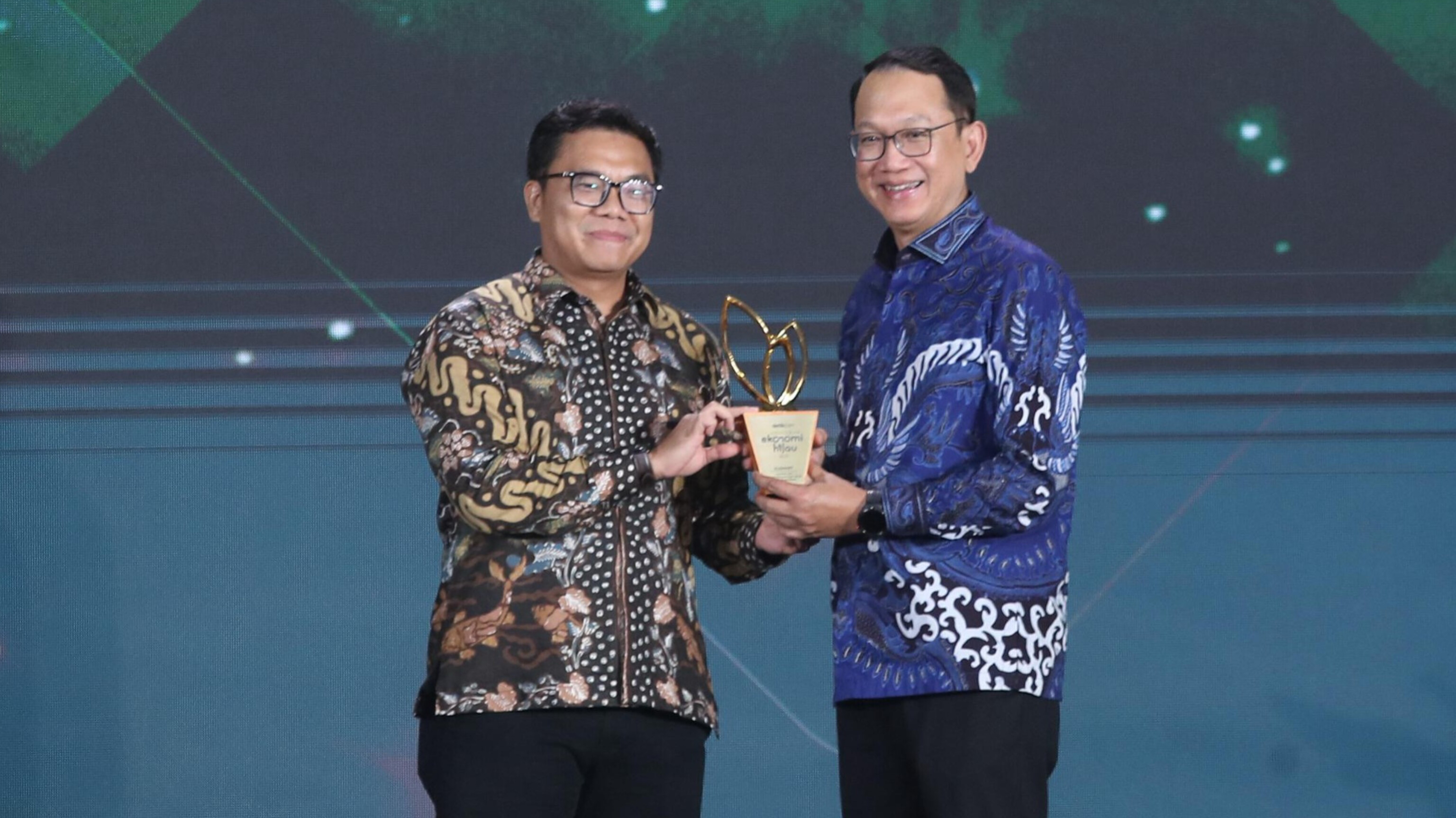 XLSMART Raih Anugerah Ekonomi Hijau 2025, 4 Gelar PR of The Year, dan Best Brand & Innovation 2025 XLSMART meraih Anugerah Ekonomi Hijau 2025, 4 Gelar PR of The Year, dan Best Brand & Innovation 2025. (Ist)