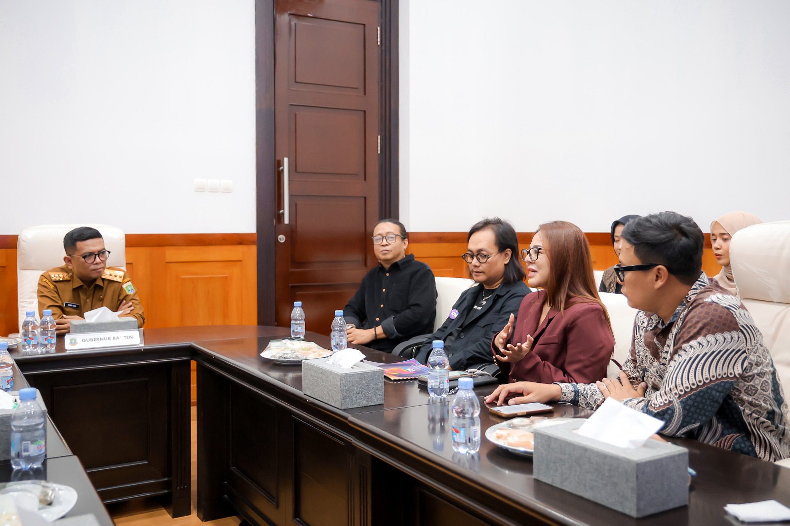 Gubernur Banten Andra Soni saat menerima Influencer dan Content Creator Network (ICN). Foto : Ist