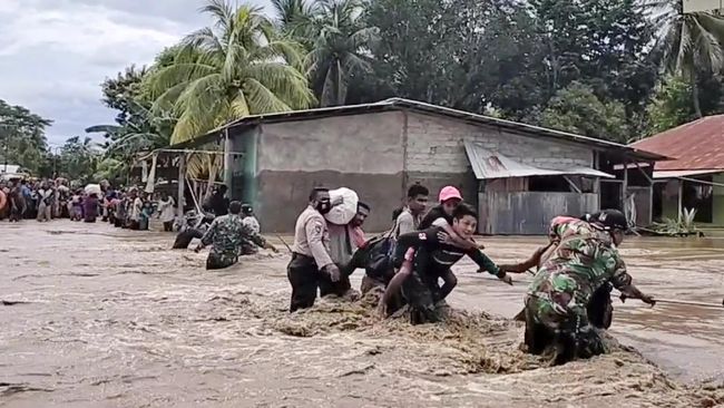 Banjir yang melanda NTT. Foto : Ist