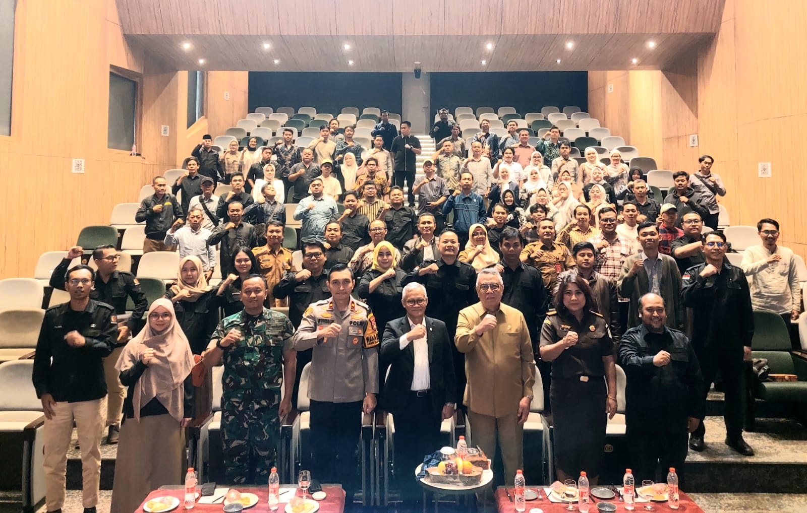 Suasana acara penguatan lembaga Bawaslu Tangsel yang berlangsung di kawasan Serpong, Selasa (23/9).