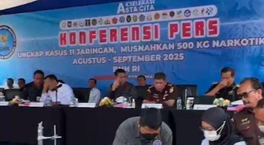 BNN Tangkap 53 Pengedar dan Amankan 503 Kilogram Narkoba Kepala BNN RI, Komjen Suyudi Ario Seto, pada saat konferensi pers. Foto : Ist