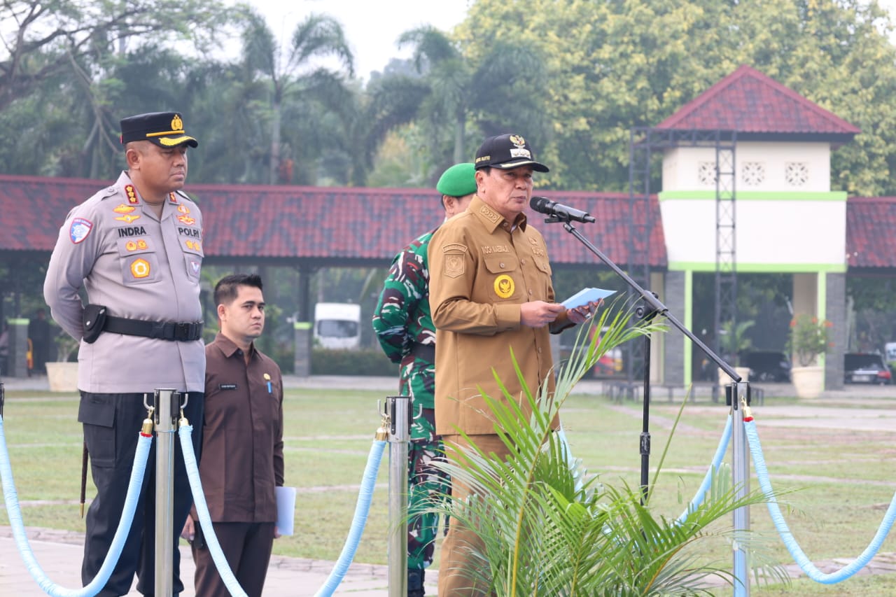 Bupati Tangerang, Moch. Maesyal Rasyid, memimpin Apel Kesiapsiagaan Bencana yang berlangsung di Lapangan Raden Aria Maulana Yudhanegara, Pusat Pemerintah Kabupaten (Puspemkab) Tangerang pada Kamis (18/9).